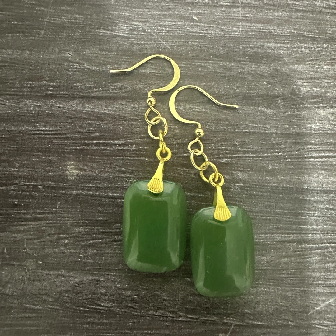 时尚百搭和田玉耳饰E111