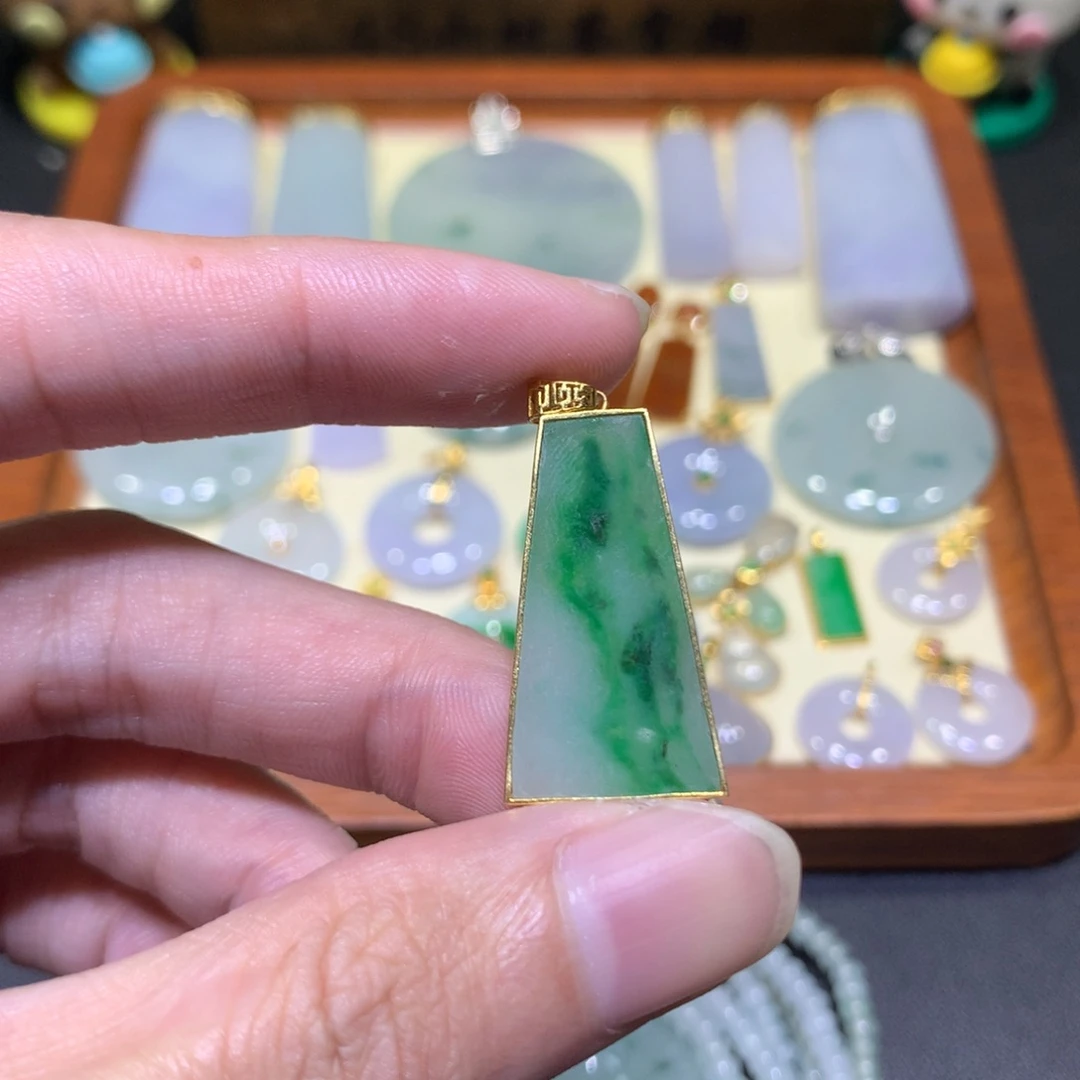 吊坠(不含链)18K金镶嵌翡翠