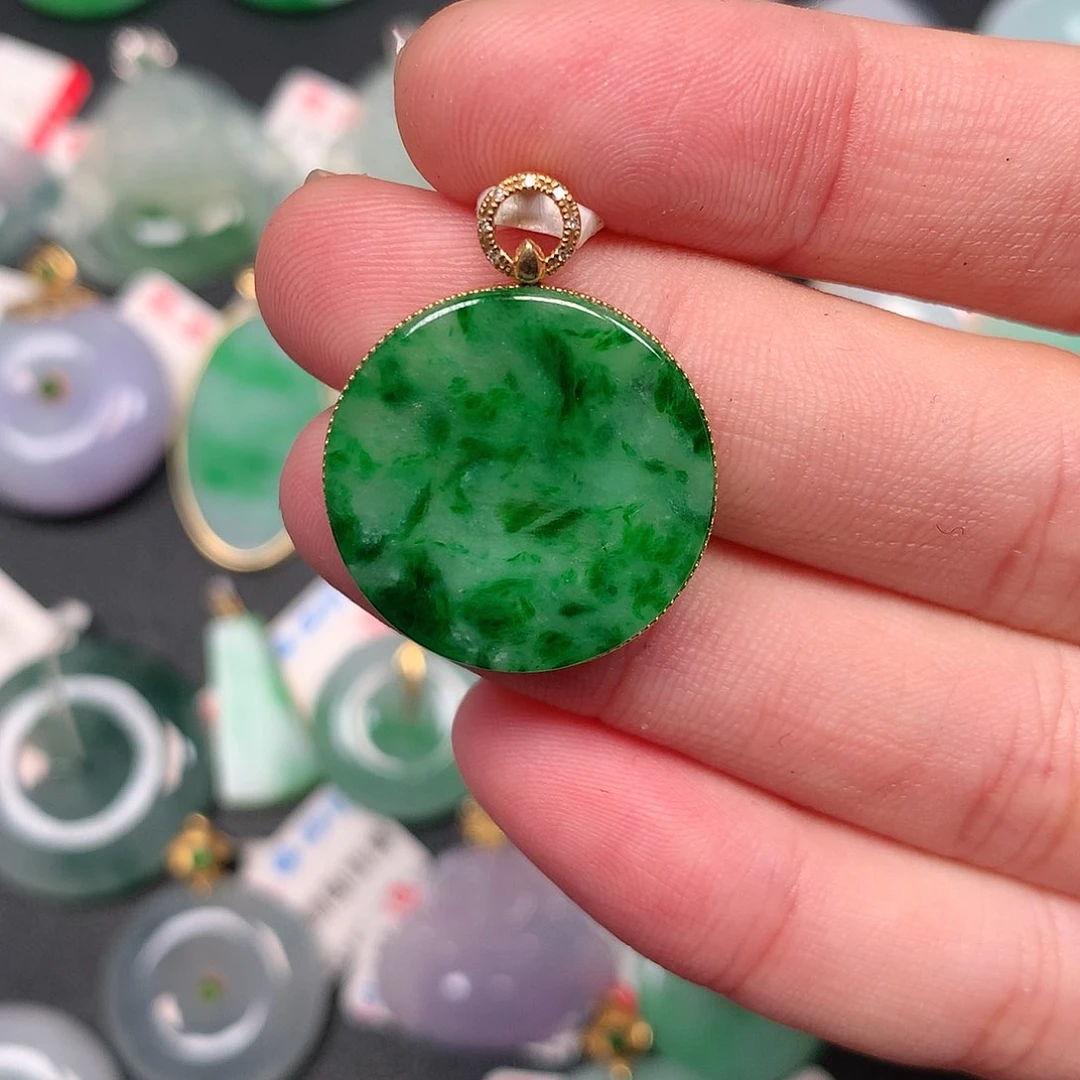 颈饰18K金镶嵌翡翠翡翠吊坠