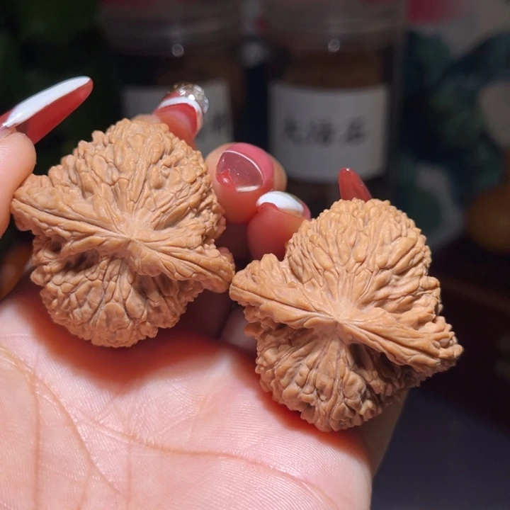 文玩核桃吊坠            40