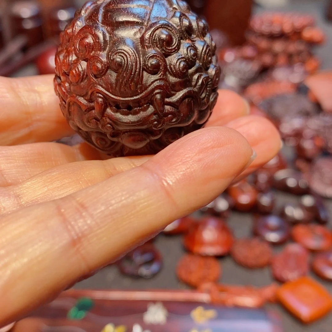 小叶紫檀把件向**木印度小叶紫檀手把件