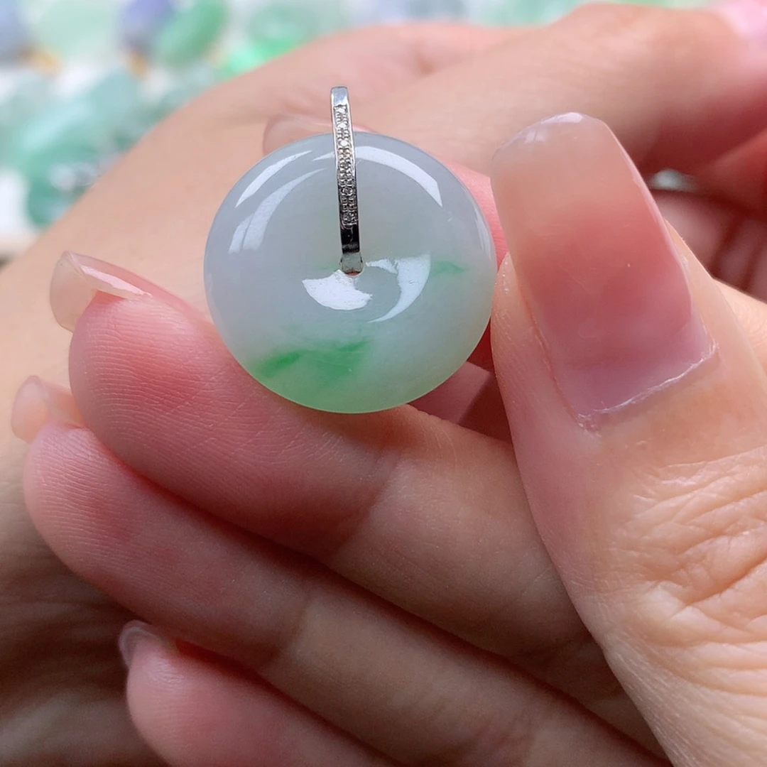 【闪购商品】翡翠18K金镶嵌吊坠(赠链)