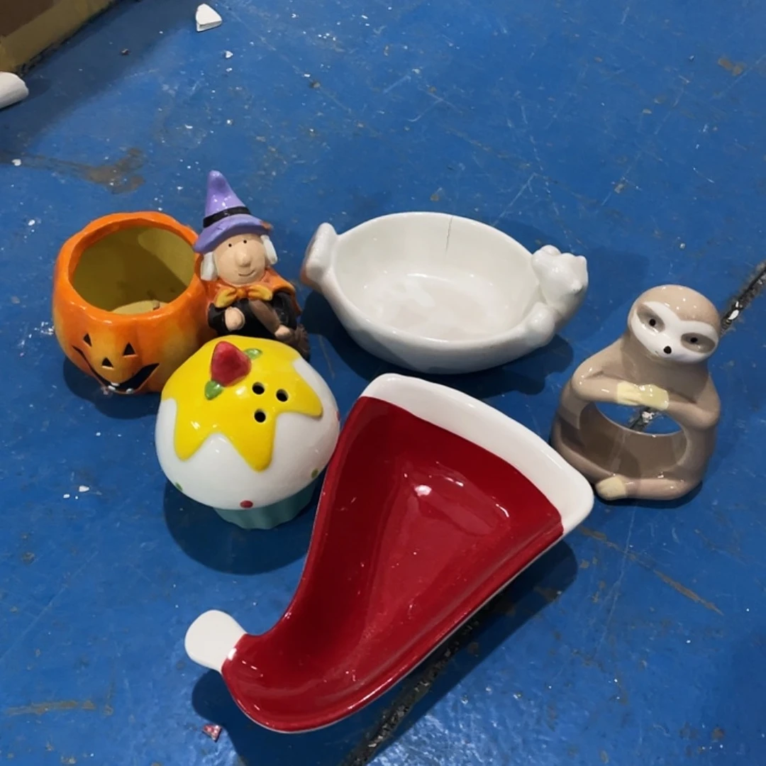 摆件劈*  磕碰。  封釉。