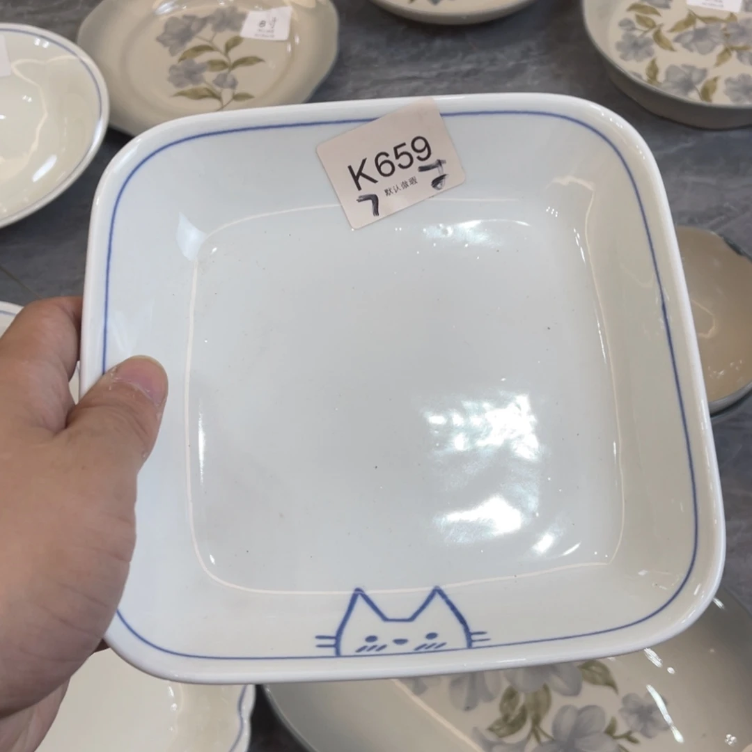 陶瓷微瑕餐具介意勿拍，满18飞！