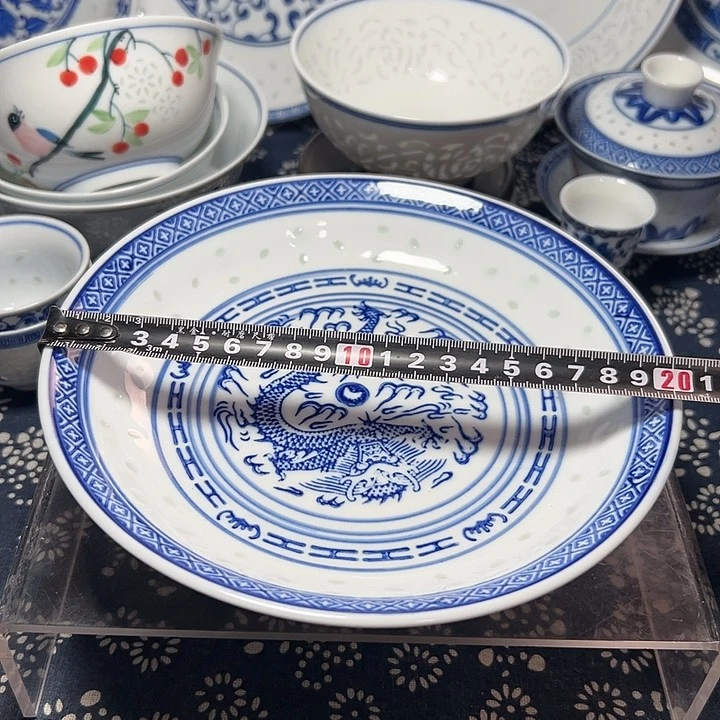 青花玲珑的8寸盘子