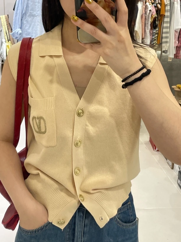 FW2025夏季V领口上衣