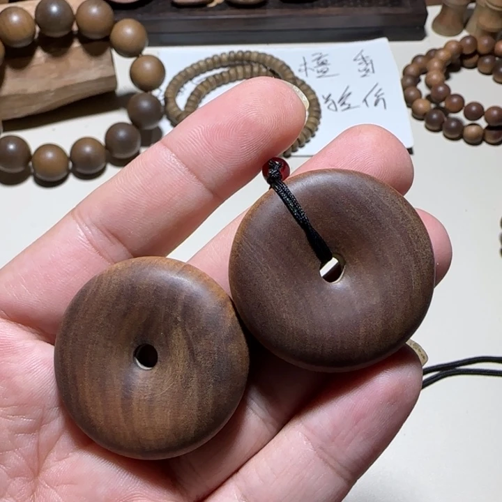 檀香木老山檀香4×1黑肉平安扣奶香吊坠