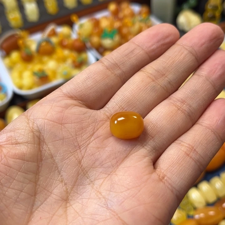 琥珀未镶嵌裸石卡11老蜡枣珠