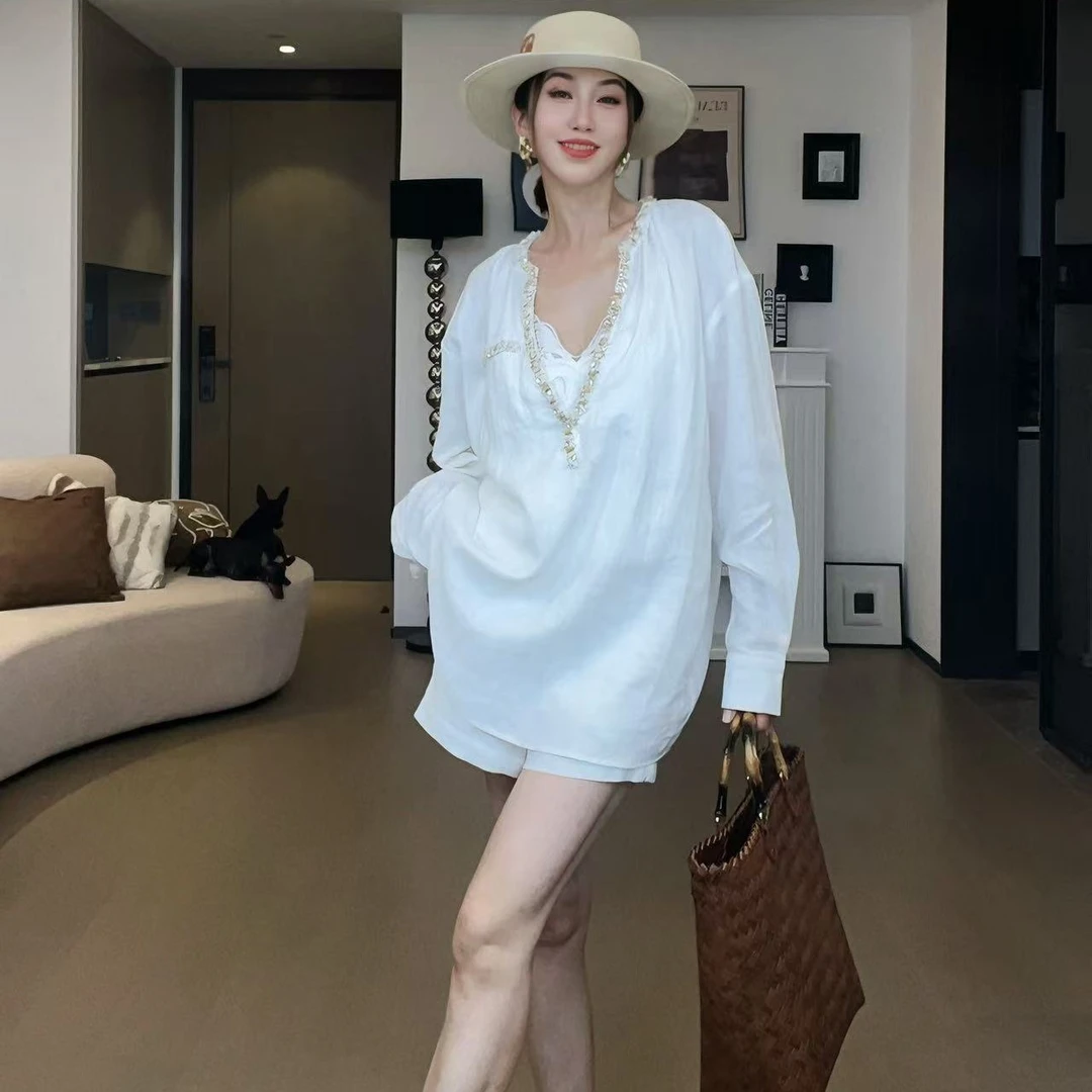 【逃离城市计划】白色亚麻法式手工钉珠长袖V领休闲度假高级上衣