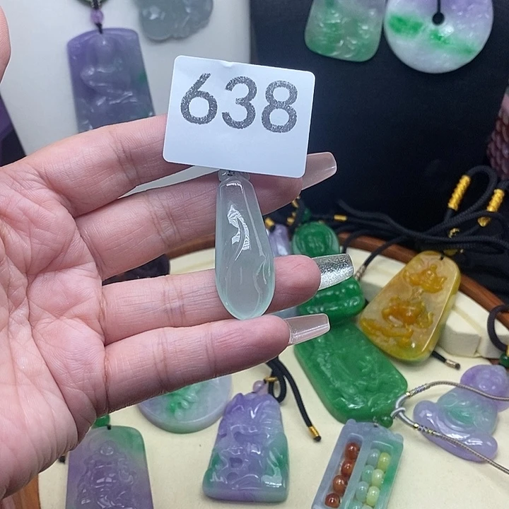 翡翠未镶嵌吊坠(赠链)
