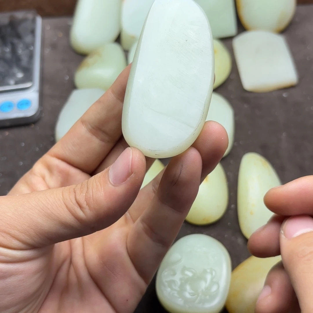 一***主定制和田玉未镶嵌挂件