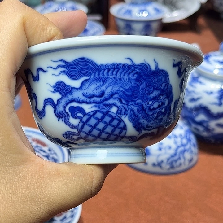 南***理青花四狮滚绣球杯杯