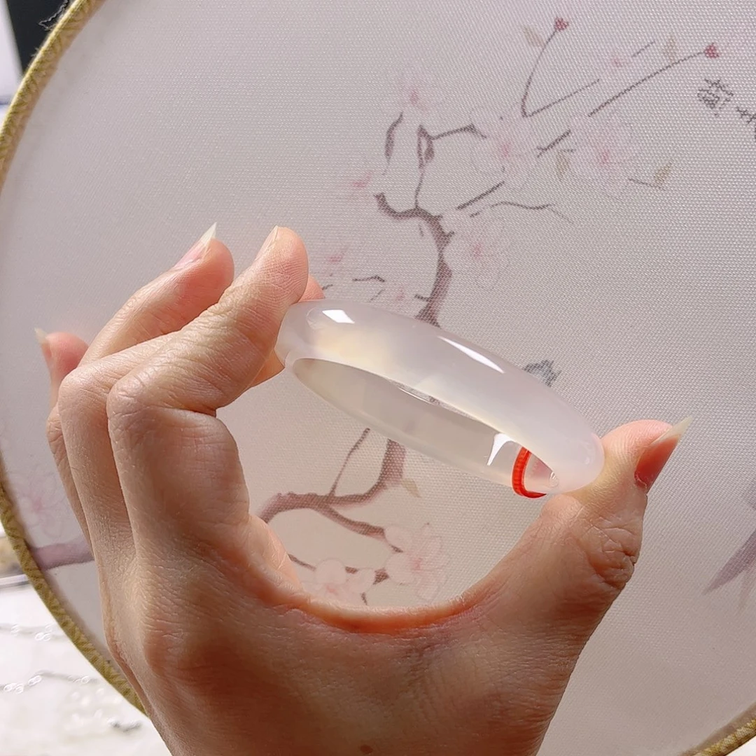 玛瑙/玉髓手镯未镶嵌江***?