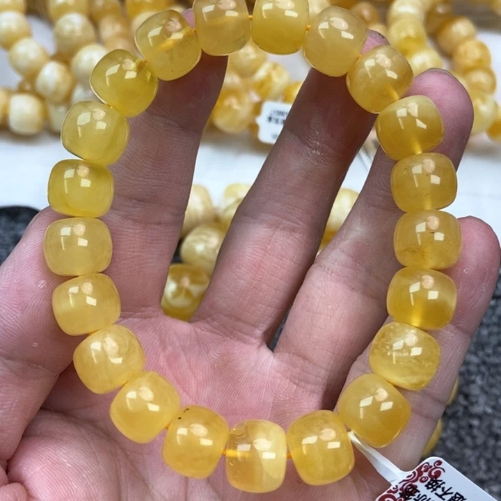 琥珀未镶嵌珠宝奇石20