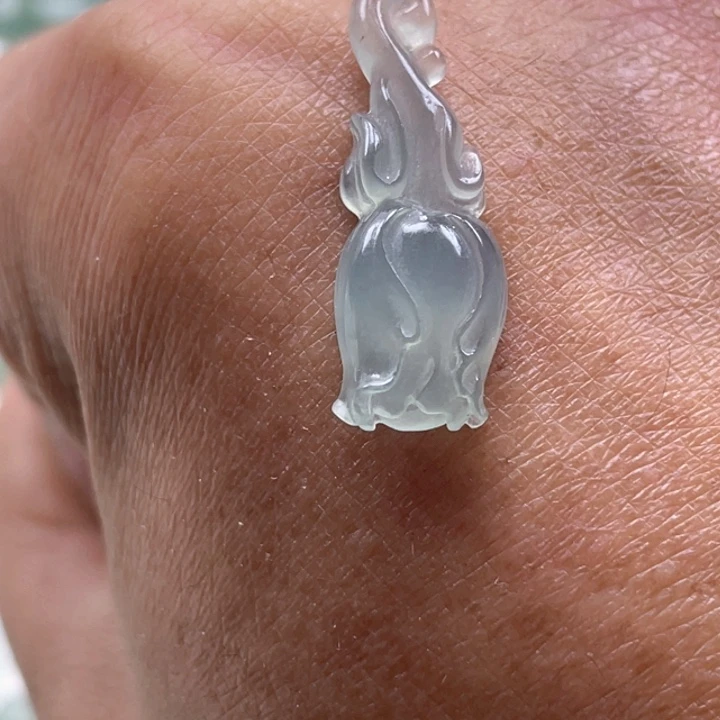 翡翠未镶嵌颈饰82