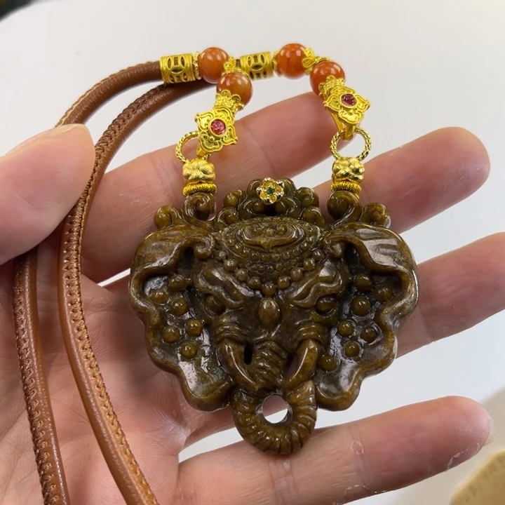 翡翠吊坠(赠链)未镶嵌代编织