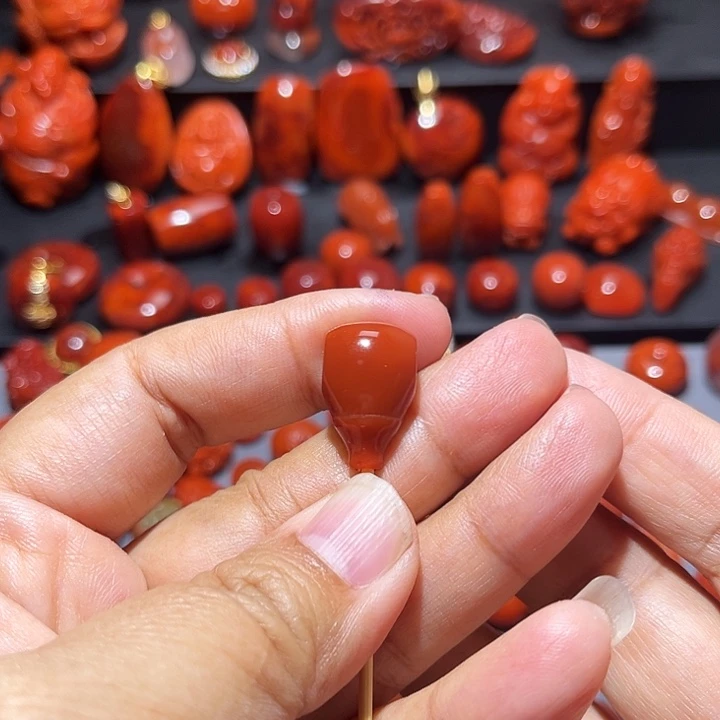 南红玛瑙未镶嵌配饰满色满肉瓦西南红三通12.5mm