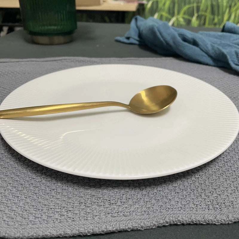 A847⑦】7英寸竖纹浮雕月光盘2/4/6只纯白唐山骨瓷家用餐具