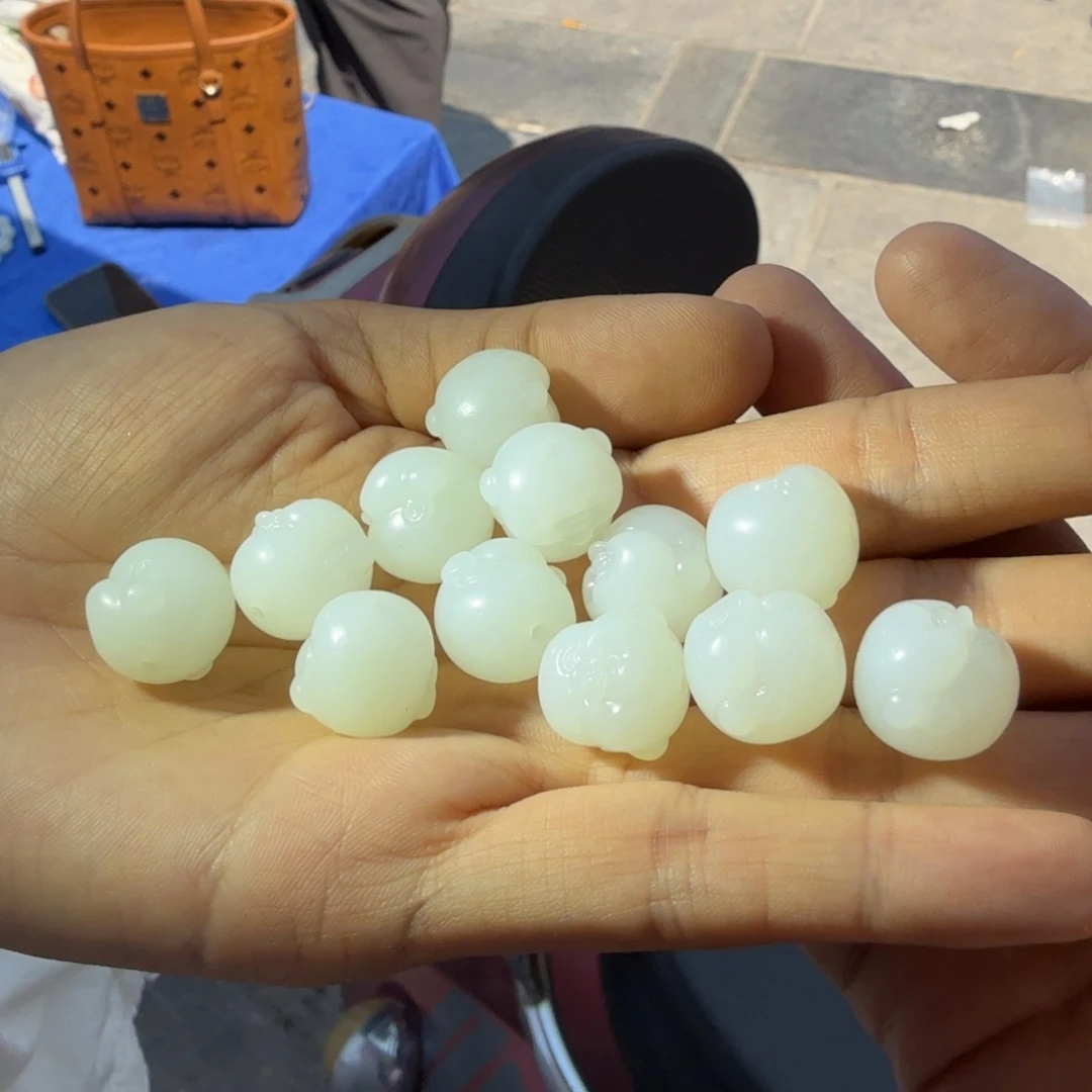 和田玉未镶嵌颈饰俄料白玉佛单面三国弟弟多样性拍一发一