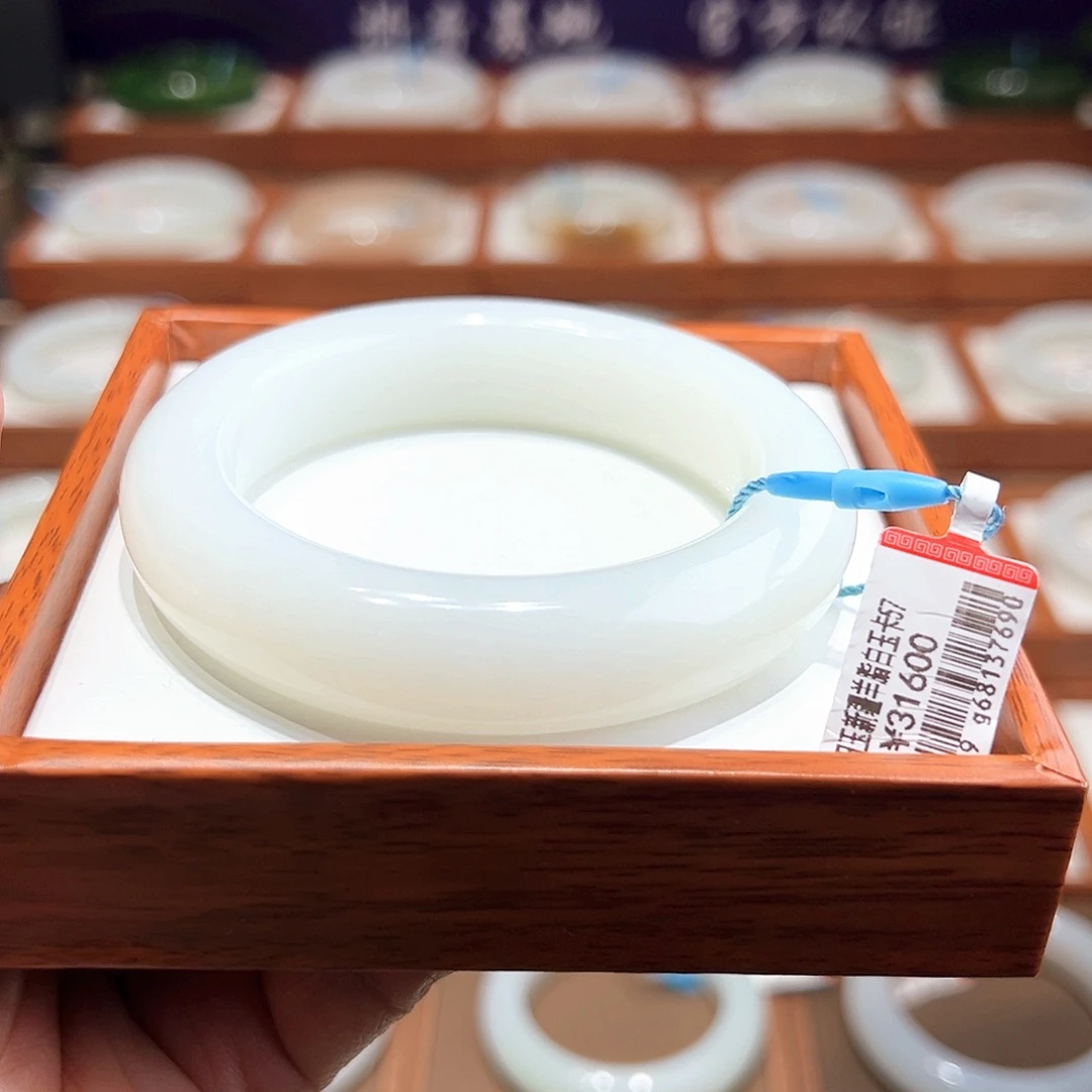 和田玉手镯未镶嵌57