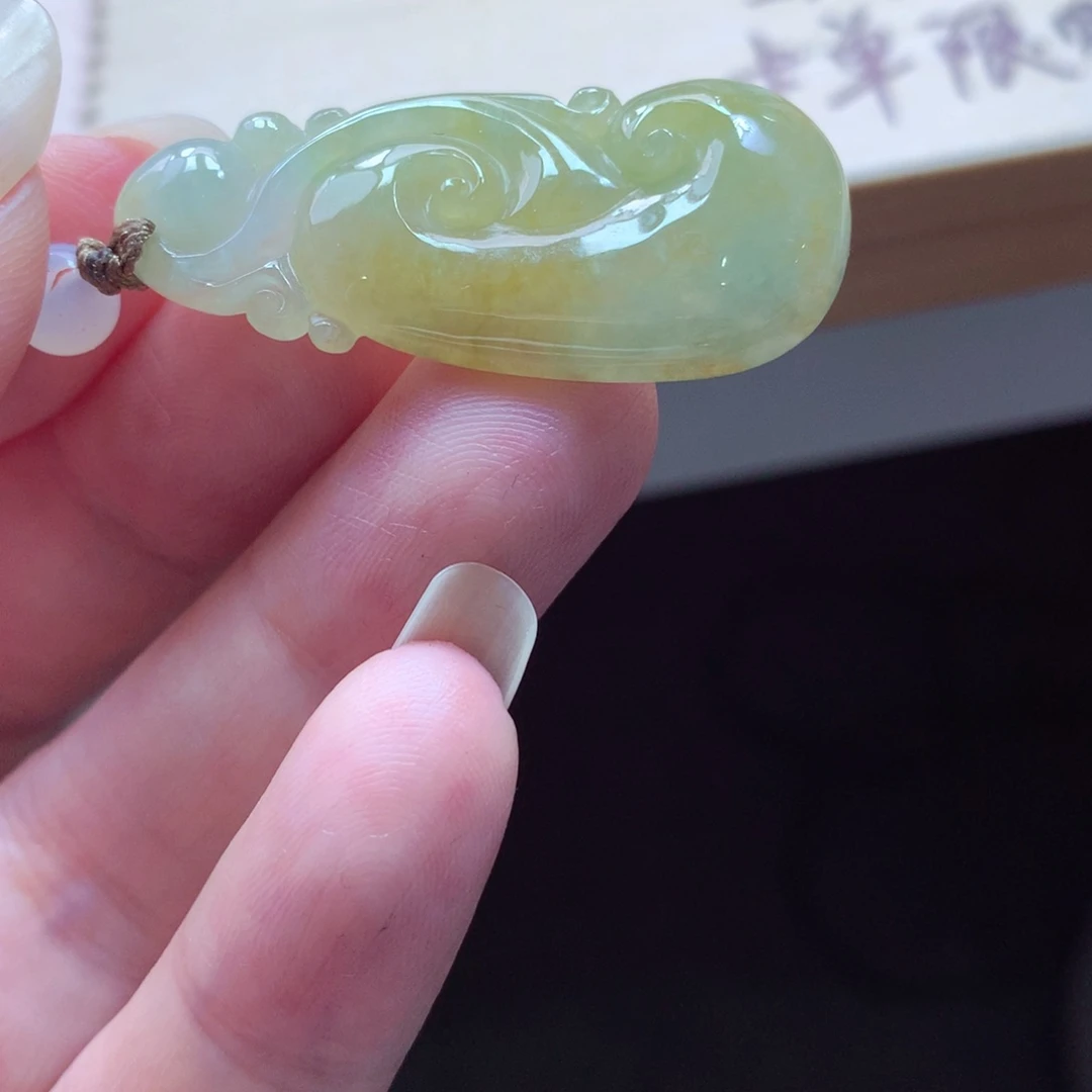 翡翠颈饰未镶嵌吊坠