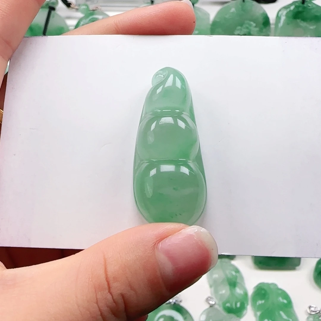 吊坠(赠链)未镶嵌石英质玉