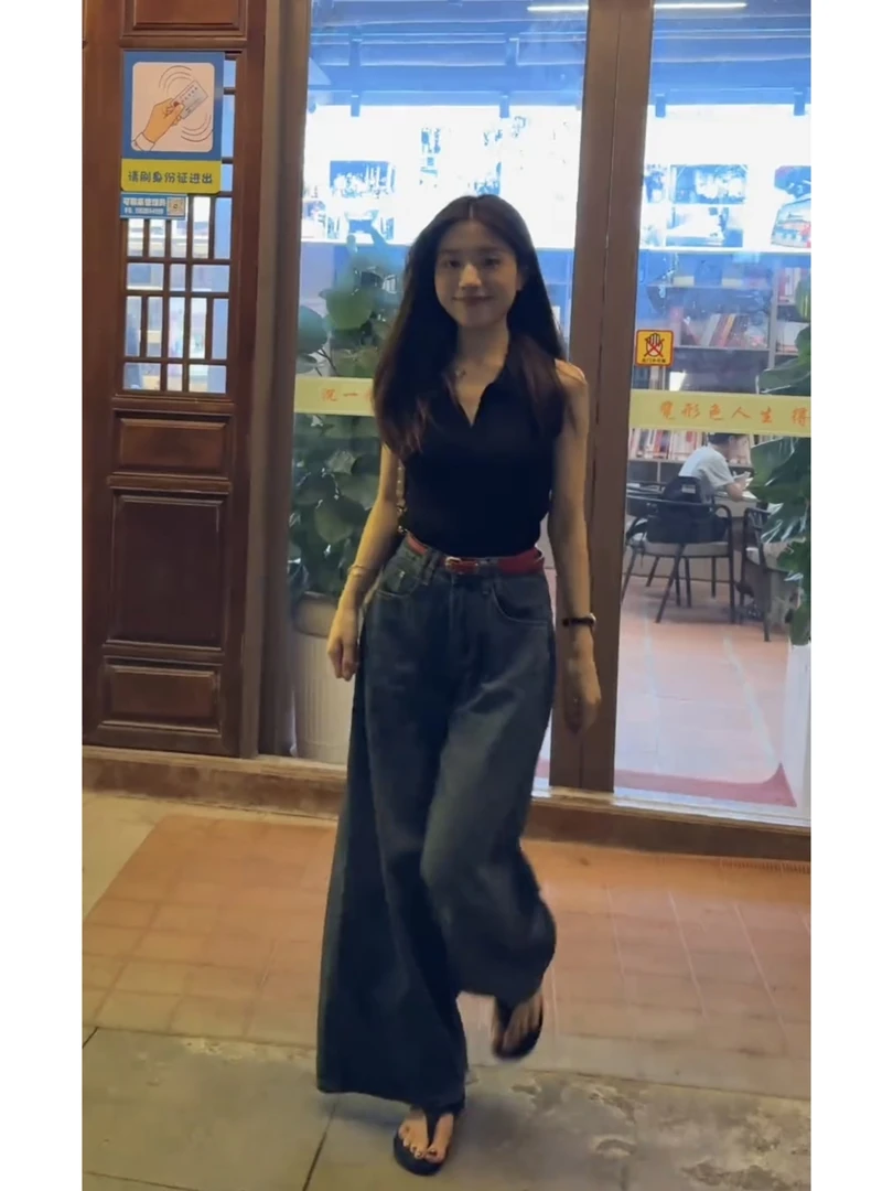 2025夏季港风复古气质时尚套装黑色无袖上衣腰牛仔阔腿裤两件套