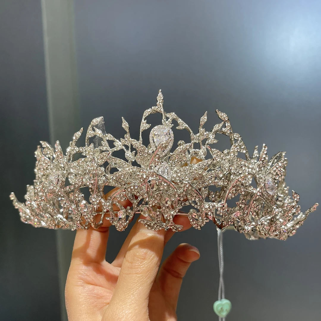 皇冠配饰结婚白色大气百搭婚饰银色女士简约新娘蓝色精美时尚