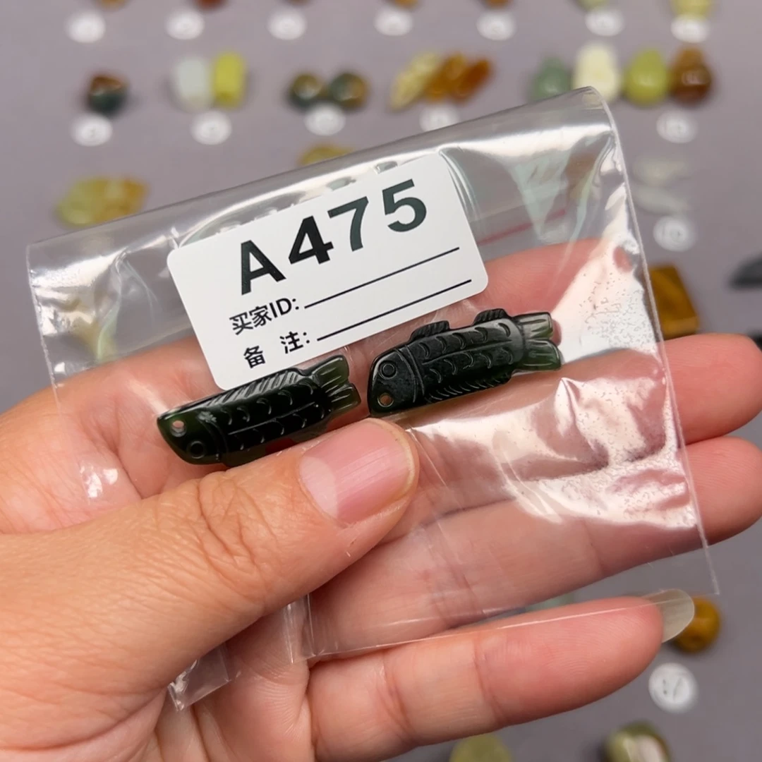 未镶嵌蛇纹石玉颈饰我**袁