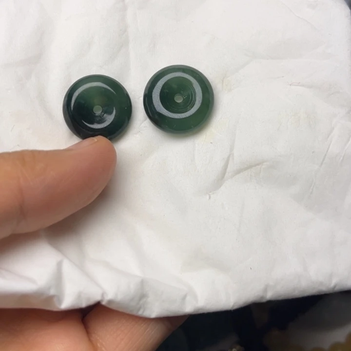 翡翠未镶嵌颈饰挂件