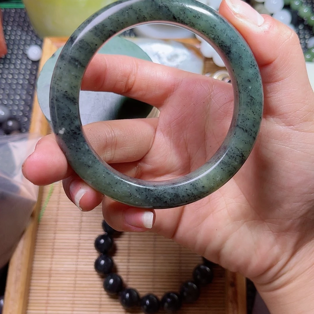未镶嵌和田玉（子料）挂件芥****?