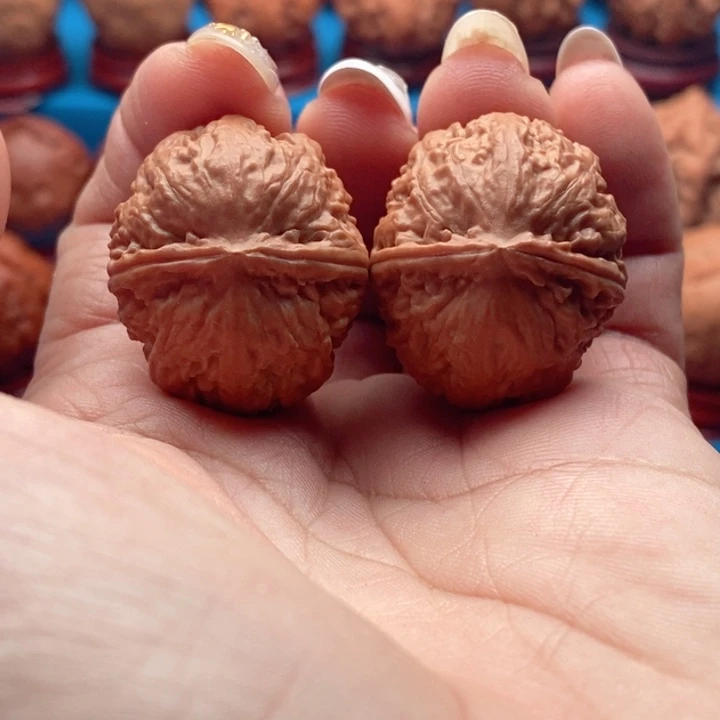 核桃精品文玩核桃手捻雾灵珠