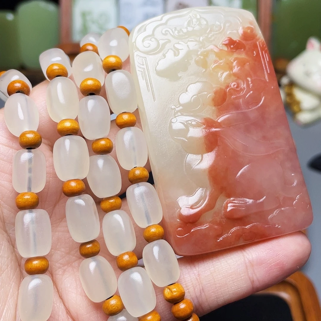 新疆昆仑山脉料生肖兔牌