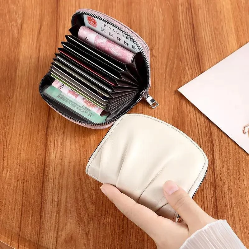 新款褶皱小卡包女士防磁银行卡套大容量证件包简约小巧可爱零钱包
