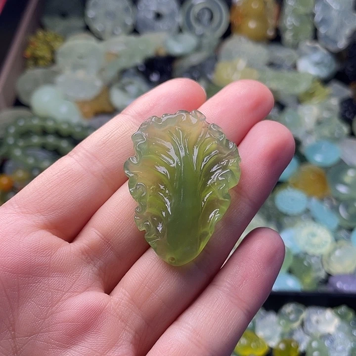蛇纹石玉合金颈饰生菜叶子