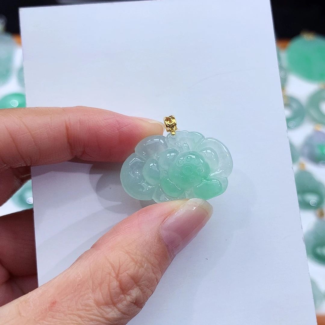颈饰18K金镶嵌翡翠翡翠吊坠