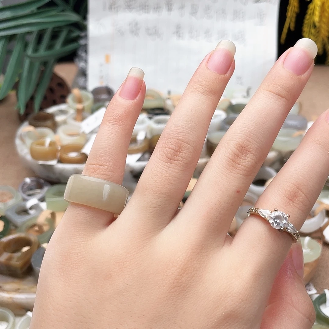 未镶嵌戒指和田玉x51圆切15.5不退换