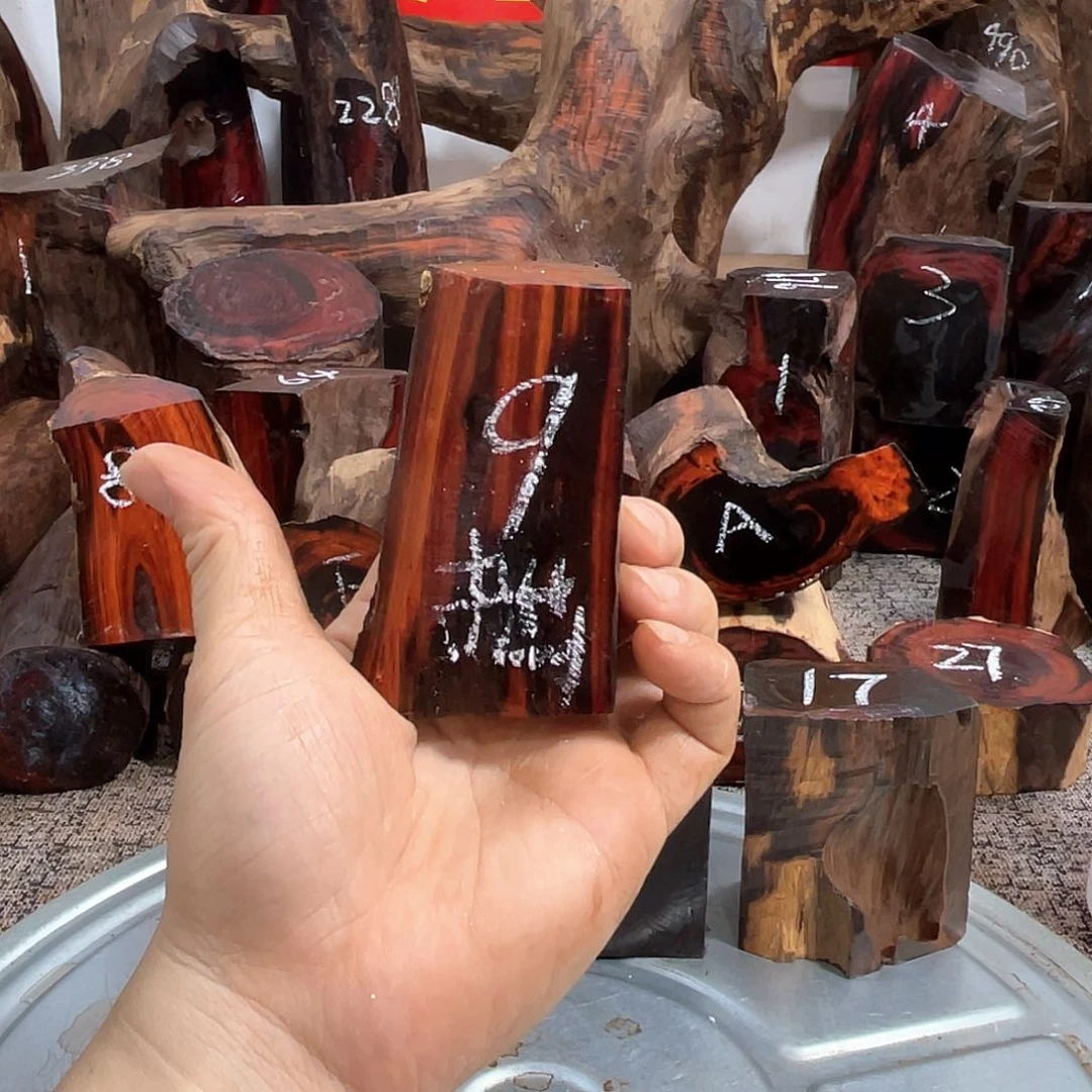 红酸枝木类交趾黄檀