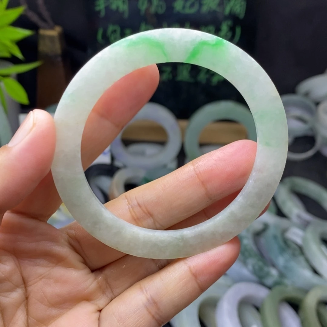 未镶嵌手镯定制翡翠
