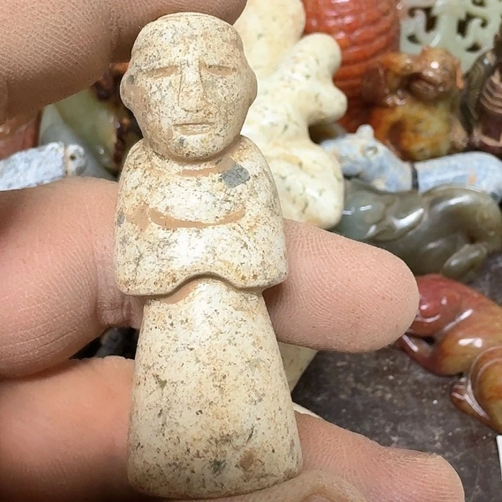 透闪石-蛇纹石玉颈饰未镶嵌