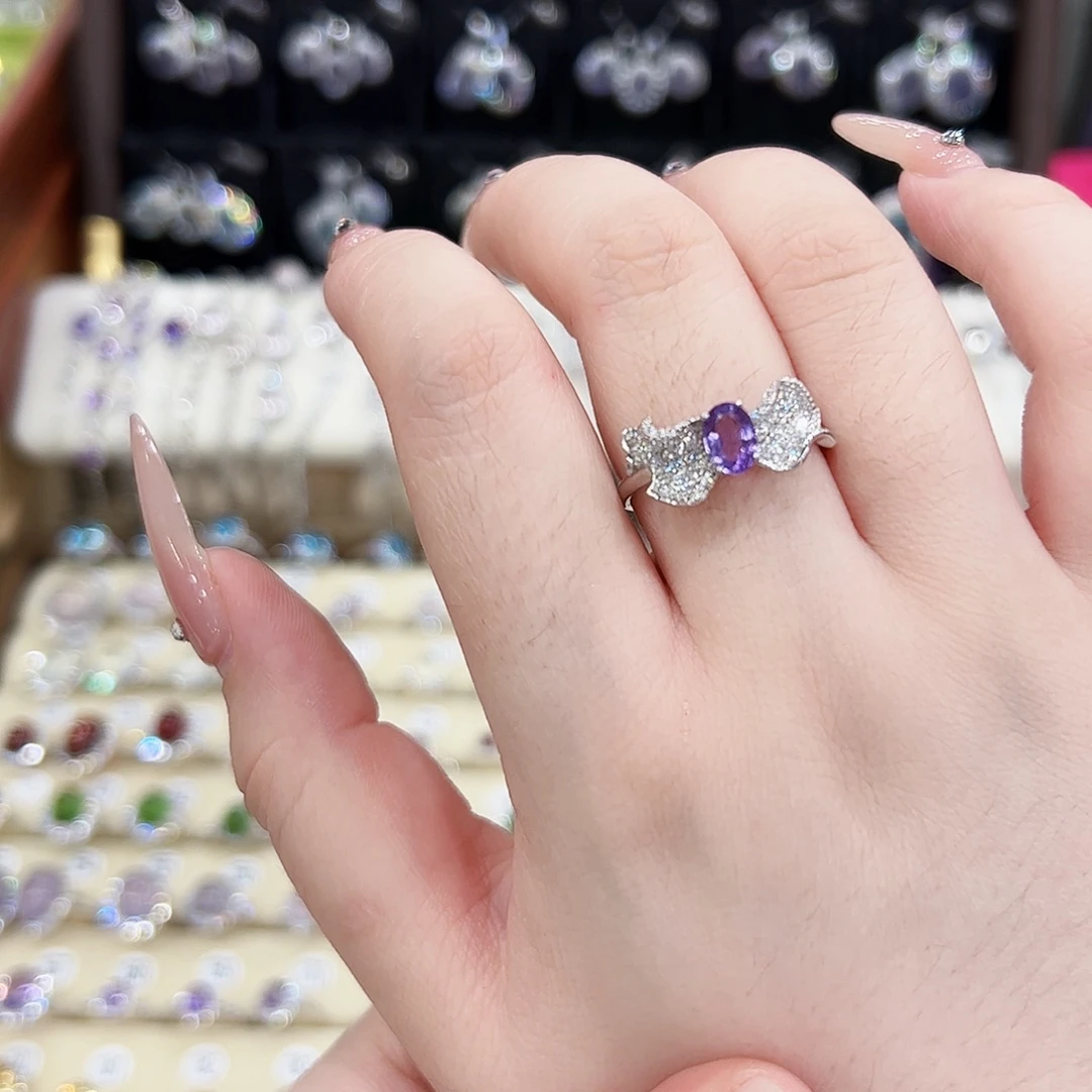 坚***利戒指水晶银S925镶嵌