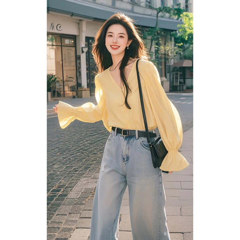 职业装通勤黄色v领喇叭袖衬衫2025春季新款炸街独特漂亮小衫上衣