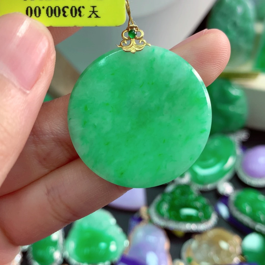 吊坠(不含链)未镶嵌翡翠