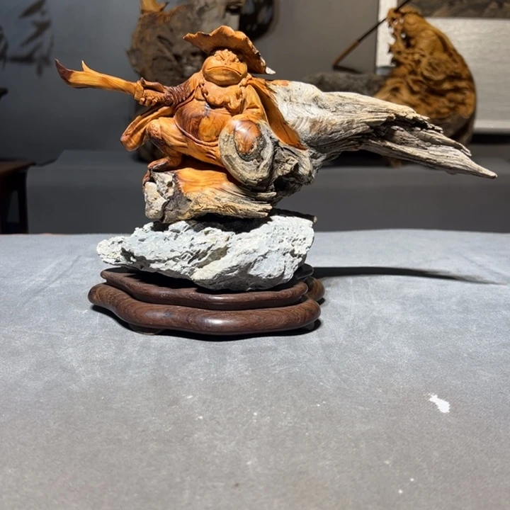 贵***信柏木（崖柏）侠客蛙摆件作品