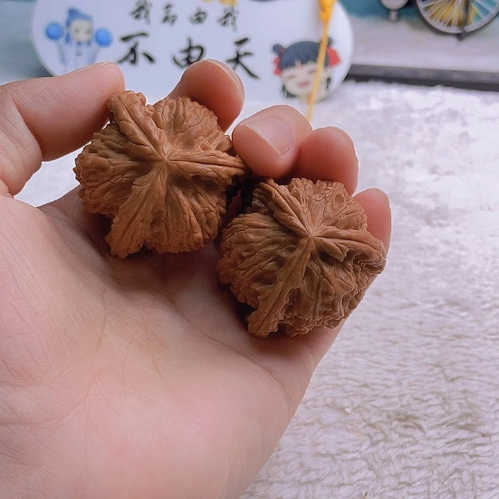 把件文玩核桃是*个三棱