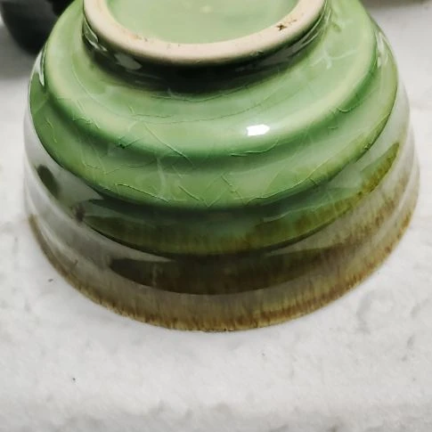 顺***。瓷片各种摆件，瓷片，沙锅，都有微瑕疵！