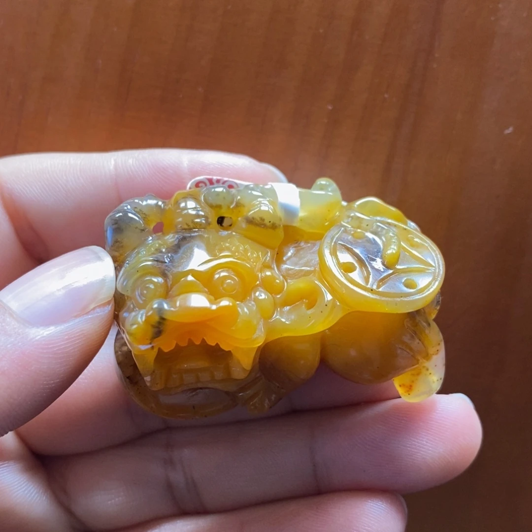 石英质玉（黄龙玉）未镶嵌颈饰