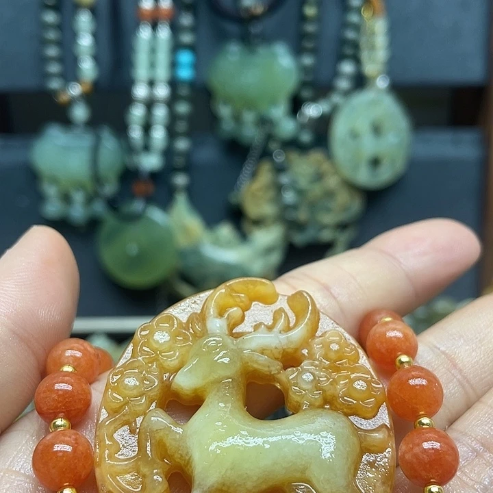 未镶嵌蛇纹石玉颈饰