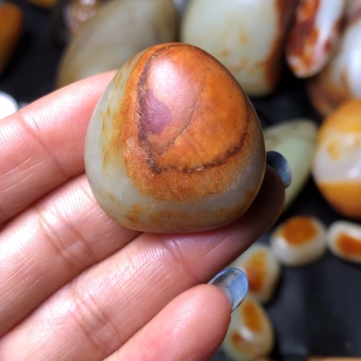 和田玉未镶嵌珠宝奇石