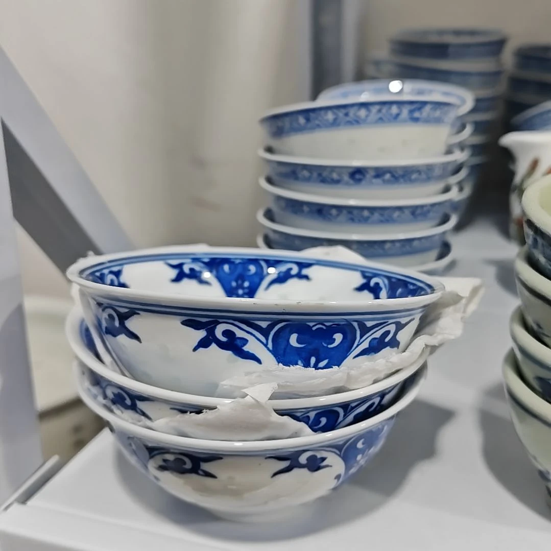 我***A景德镇青花玲珑小茶碗3个